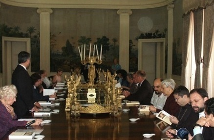 ABE na Sala do Indio/MHD, Itamaraty 2002. Arq. A.B.E.